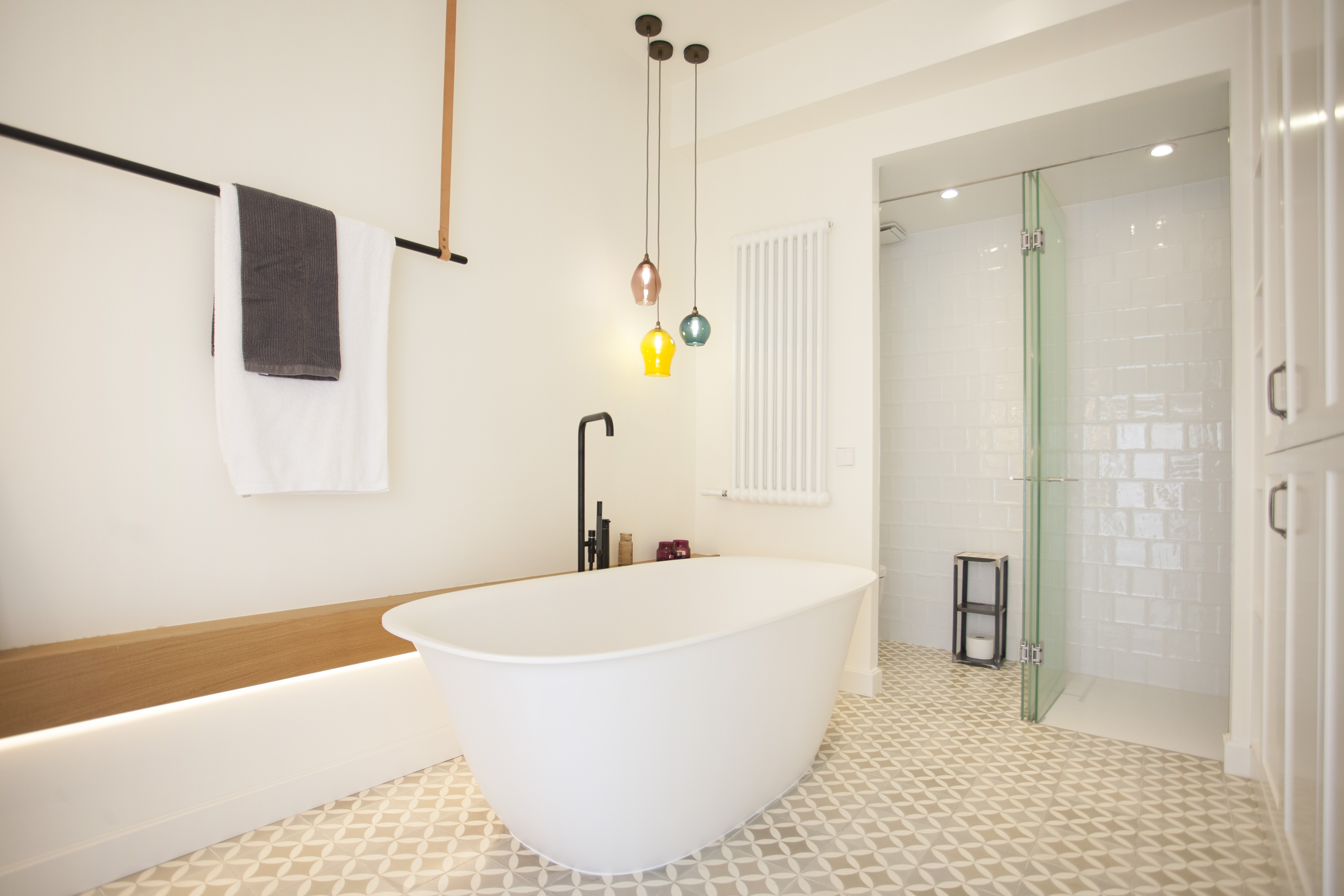 Baño amb bañera reforma | Maite Prats | © Medir Cucurull