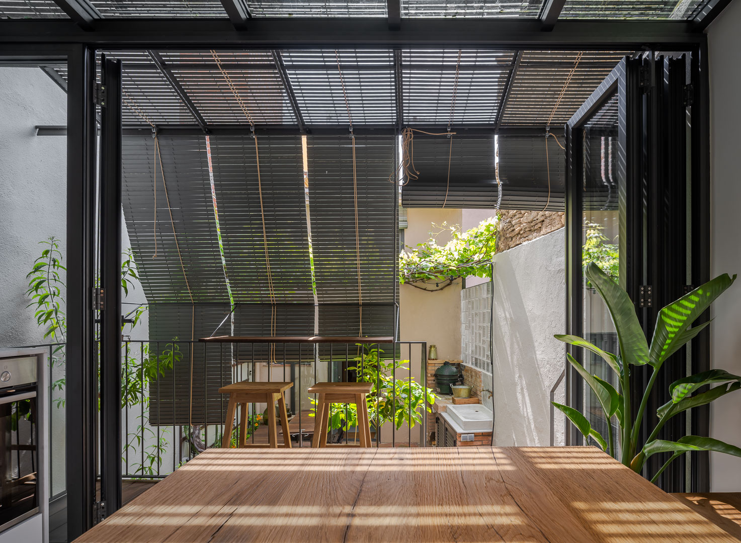 Interior-exterior habitatge / Estudi Maite Prats | © Marc Torra